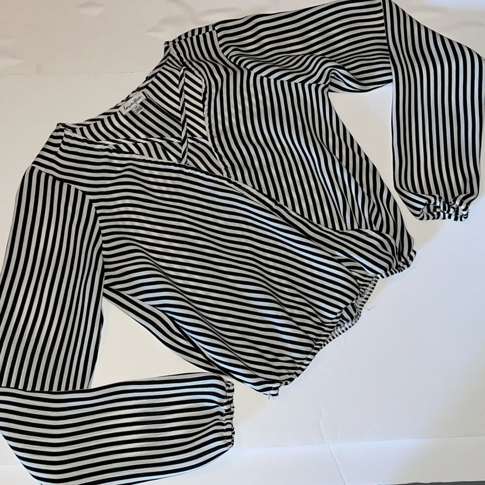 3/$25 Criss-Crossed Cropped Top